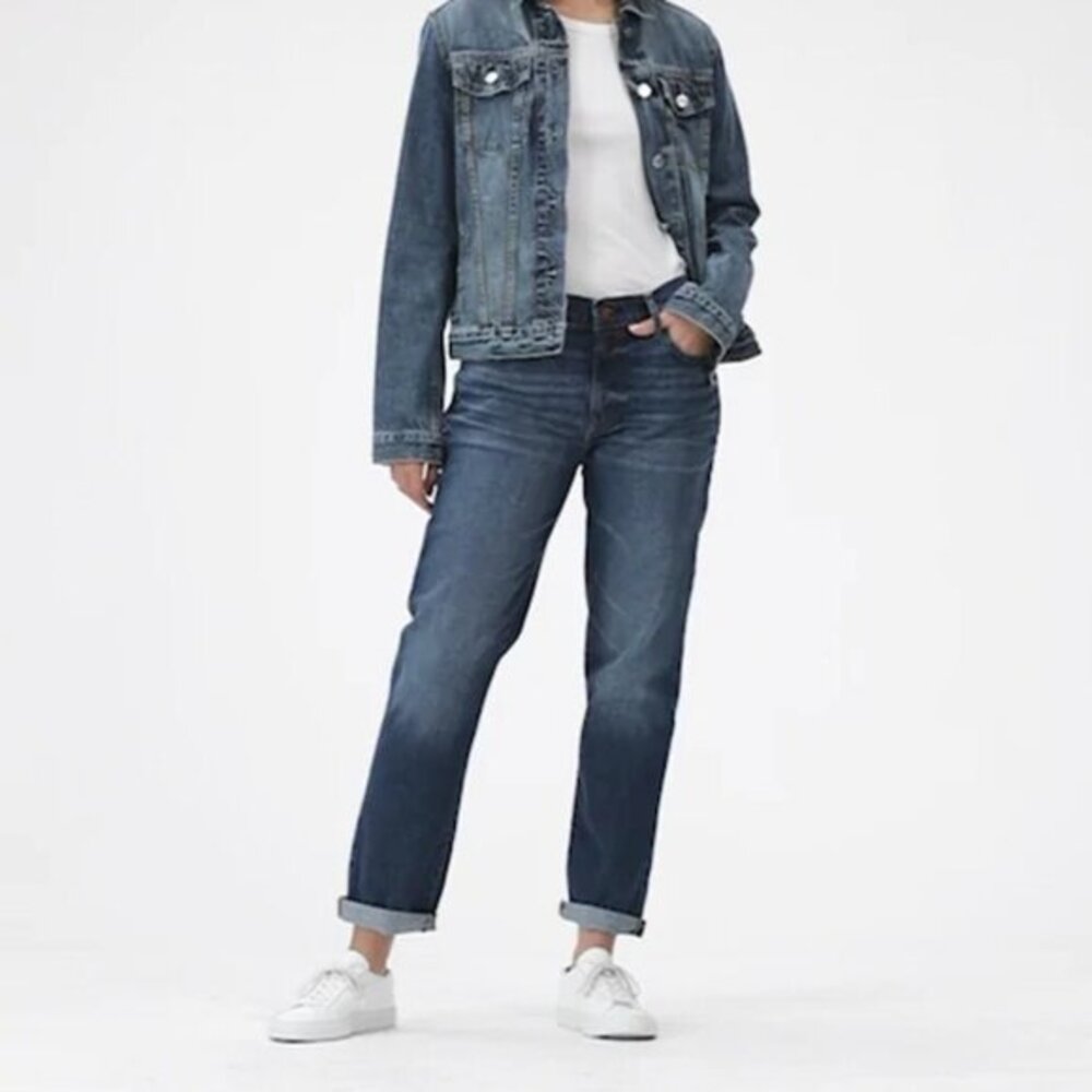 Denim GAP Girlfriend Mid-Rise Tapered Jeans (NWT) - Picture 1 of 1